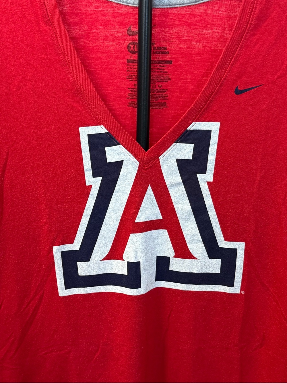 Nike university of Arizona Wildcats Red V-Neck Tee - Picture 2 of 3